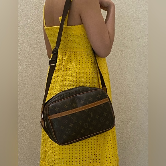 Louis Vuitton Reporter Bag - Picture 8 of 16